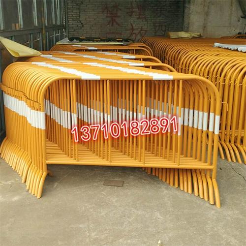 鐵馬護欄廠家 市政道路施工圍欄 交通路障欄 臨時移動隔離欄